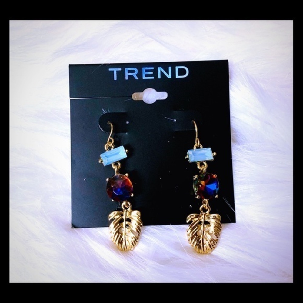 TREND Gold Drop Earrings